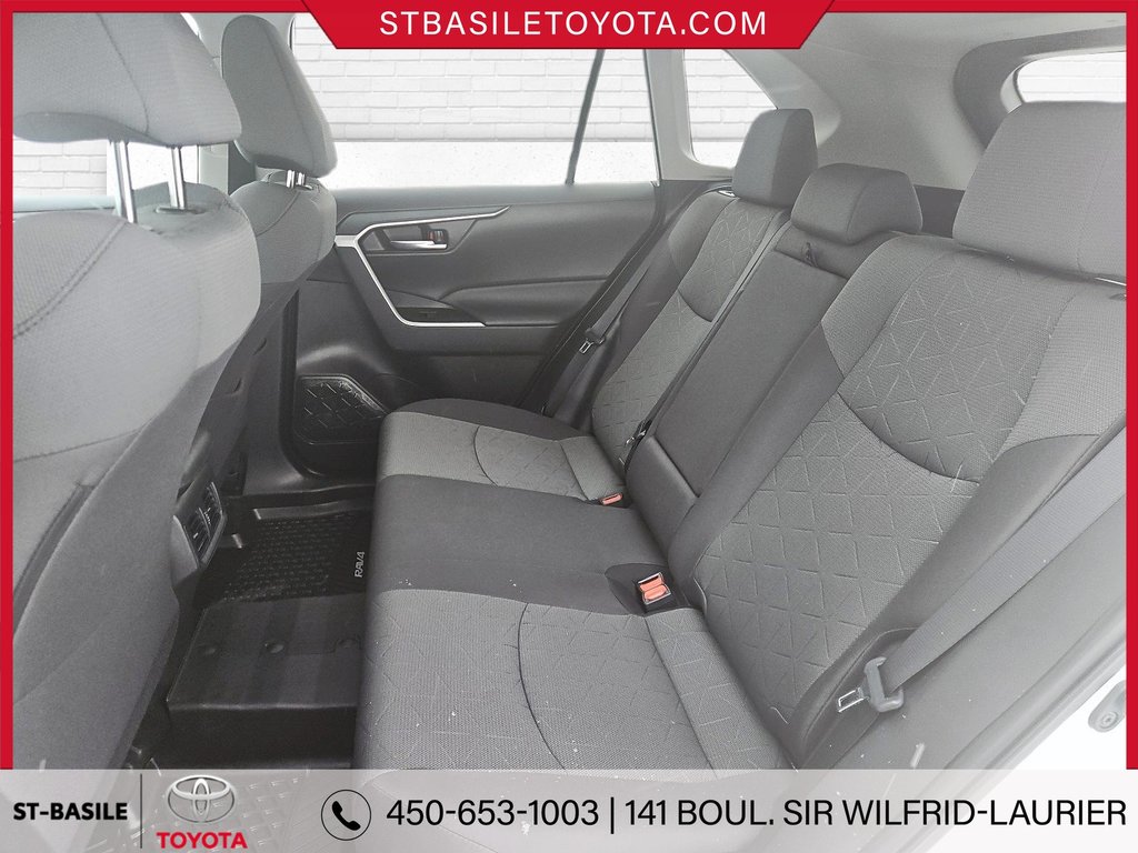 Toyota RAV4 XLE AWD MAGS TOIT VOLANT/SIÈGES CHAUFFANTS APPLE 2022 à Saint-Basile-Le-Grand, Québec - 16 - w1024h768px