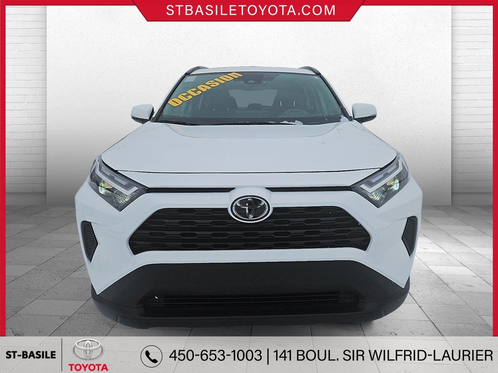 Toyota RAV4 XLE AWD MAGS TOIT VOLANT/SIÈGES CHAUFFANTS APPLE 2022 à Saint-Basile-Le-Grand, Québec - 2 - w1024h768px