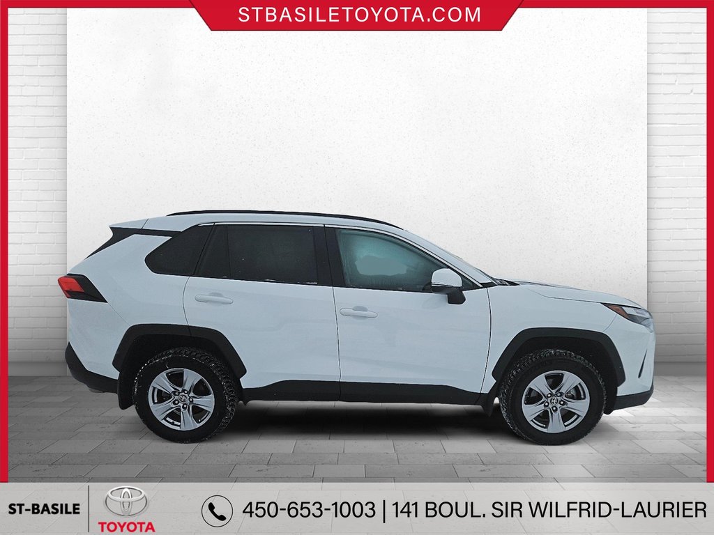 Toyota RAV4 XLE AWD MAGS TOIT VOLANT/SIÈGES CHAUFFANTS APPLE 2022 à Saint-Basile-Le-Grand, Québec - 4 - w1024h768px