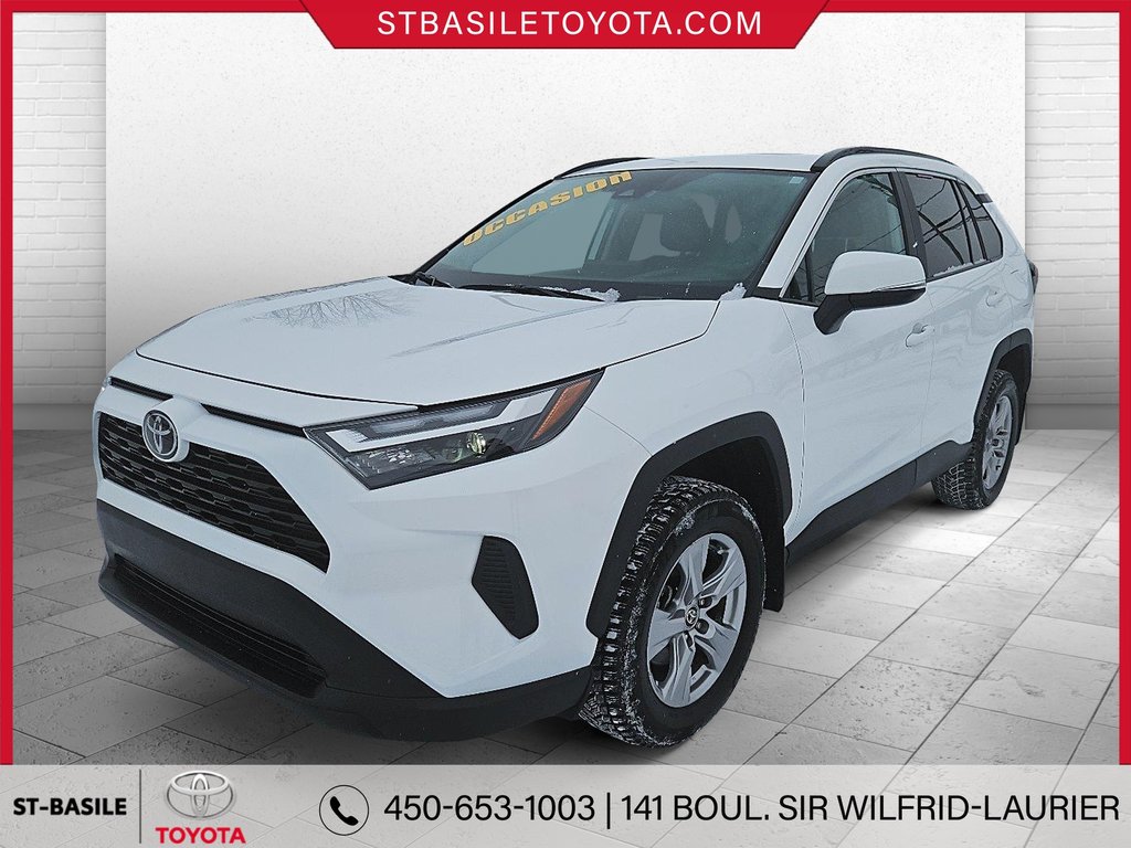 Toyota RAV4 XLE AWD MAGS TOIT VOLANT/SIÈGES CHAUFFANTS APPLE 2022 à Saint-Basile-Le-Grand, Québec - 1 - w1024h768px