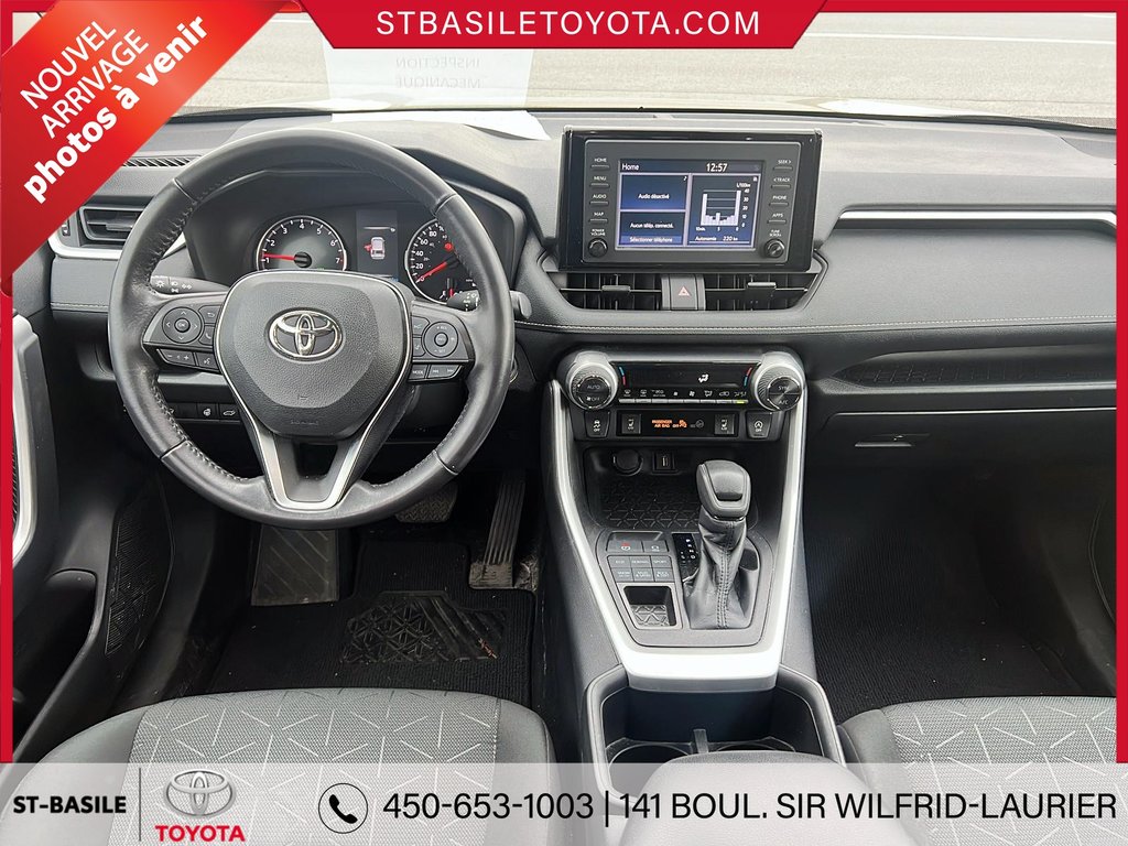 Toyota RAV4 XLE AWD TOIT SIEGES ET VOLANT CHAUFFANT CAMERA 2022 à Saint-Basile-Le-Grand, Québec - 12 - w1024h768px