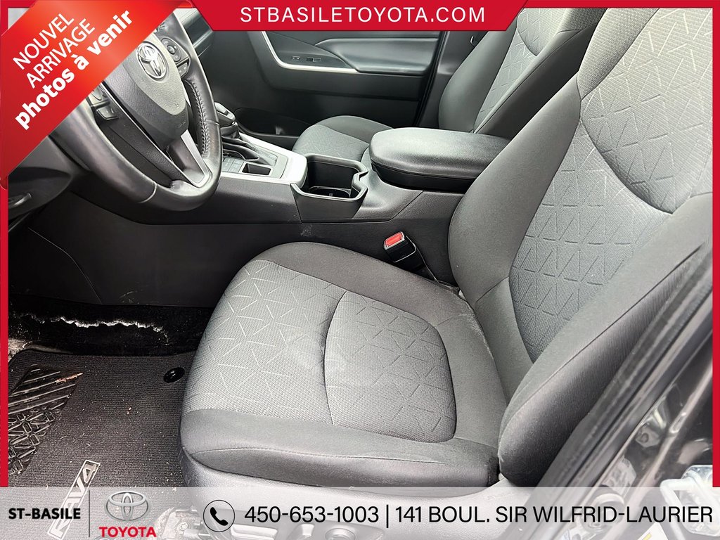 Toyota RAV4 XLE AWD TOIT SIEGES ET VOLANT CHAUFFANT CAMERA 2022 à Saint-Basile-Le-Grand, Québec - 7 - w1024h768px