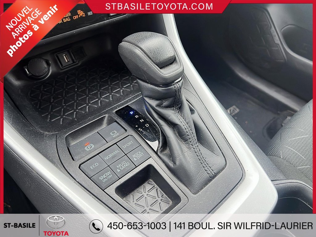 Toyota RAV4 XLE AWD TOIT SIEGES ET VOLANT CHAUFFANT CAMERA 2022 à Saint-Basile-Le-Grand, Québec - 18 - w1024h768px