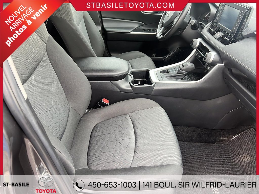 Toyota RAV4 XLE AWD TOIT SIEGES ET VOLANT CHAUFFANT CAMERA 2022 à Saint-Basile-Le-Grand, Québec - 10 - w1024h768px