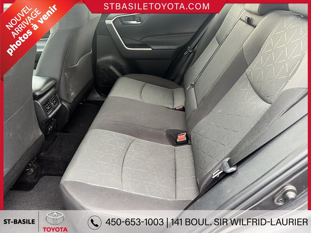 Toyota RAV4 XLE AWD TOIT SIEGES ET VOLANT CHAUFFANT CAMERA 2022 à Saint-Basile-Le-Grand, Québec - 8 - w1024h768px