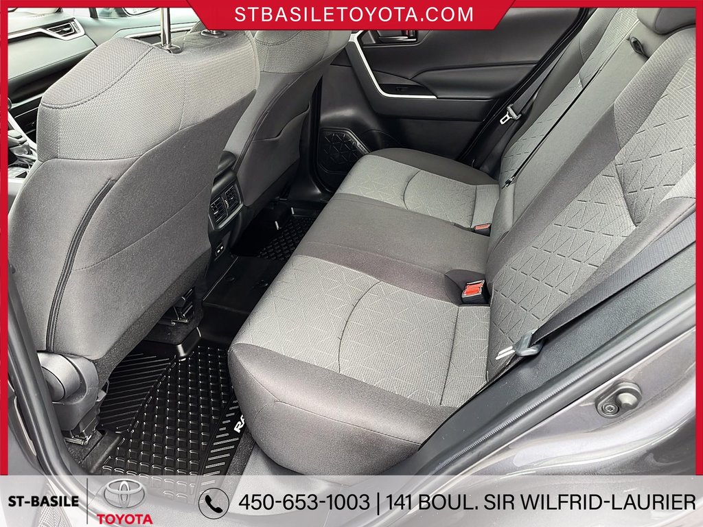 2022 Toyota RAV4 LE AWD  SIEGES CHAUFFANT BLUETOOTH in Saint-Basile-Le-Grand, Quebec - 15 - w1024h768px