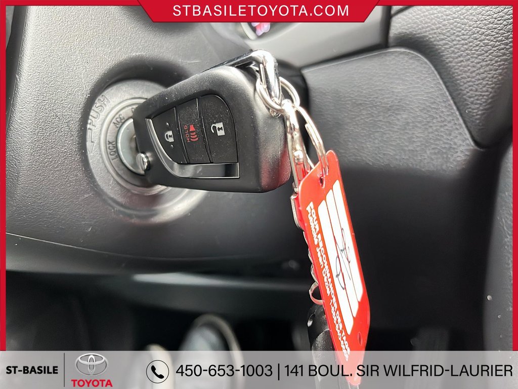 2022 Toyota RAV4 LE AWD  SIEGES CHAUFFANT BLUETOOTH in Saint-Basile-Le-Grand, Quebec - 25 - w1024h768px