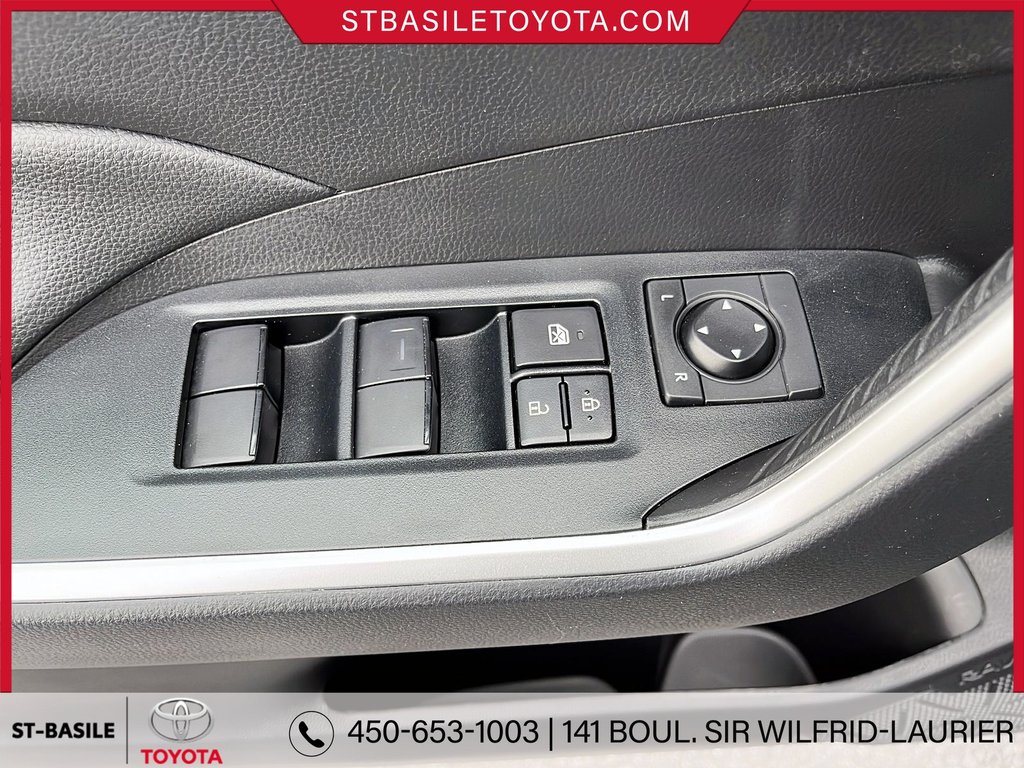 2022 Toyota RAV4 LE AWD  SIEGES CHAUFFANT BLUETOOTH in Saint-Basile-Le-Grand, Quebec - 17 - w1024h768px