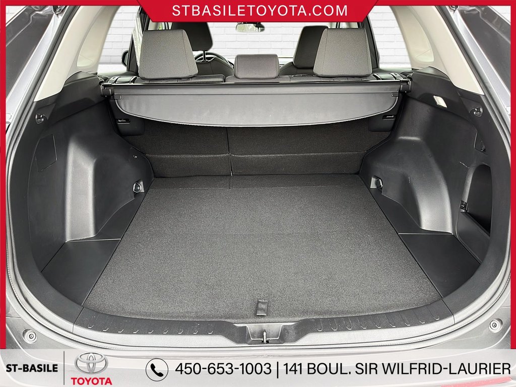 2022 Toyota RAV4 LE AWD  SIEGES CHAUFFANT BLUETOOTH in Saint-Basile-Le-Grand, Quebec - 11 - w1024h768px