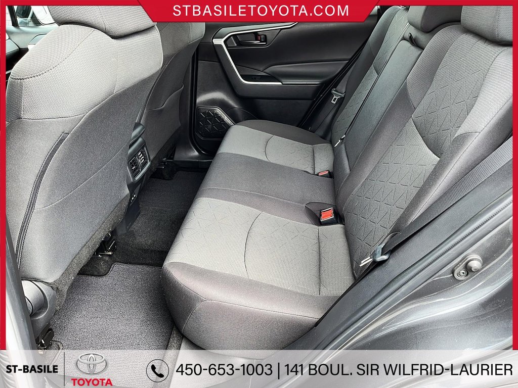Toyota RAV4 LE FWD SIEGES CHAUFFANT BLUETOOTH 2022 à Saint-Basile-Le-Grand, Québec - 15 - w1024h768px