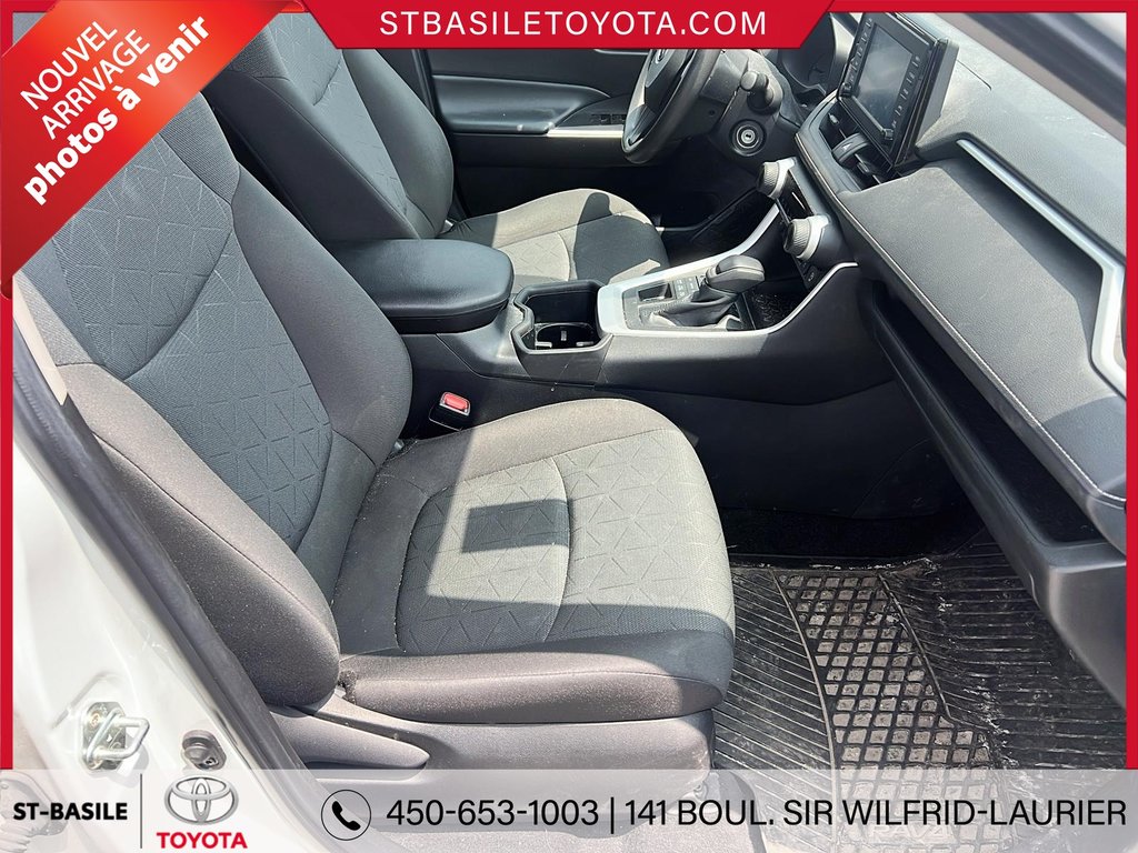 2022 Toyota RAV4 LE AWD SIÈGES CHAUFFANT BLUETOOTH in Saint-Basile-Le-Grand, Quebec - 10 - w1024h768px