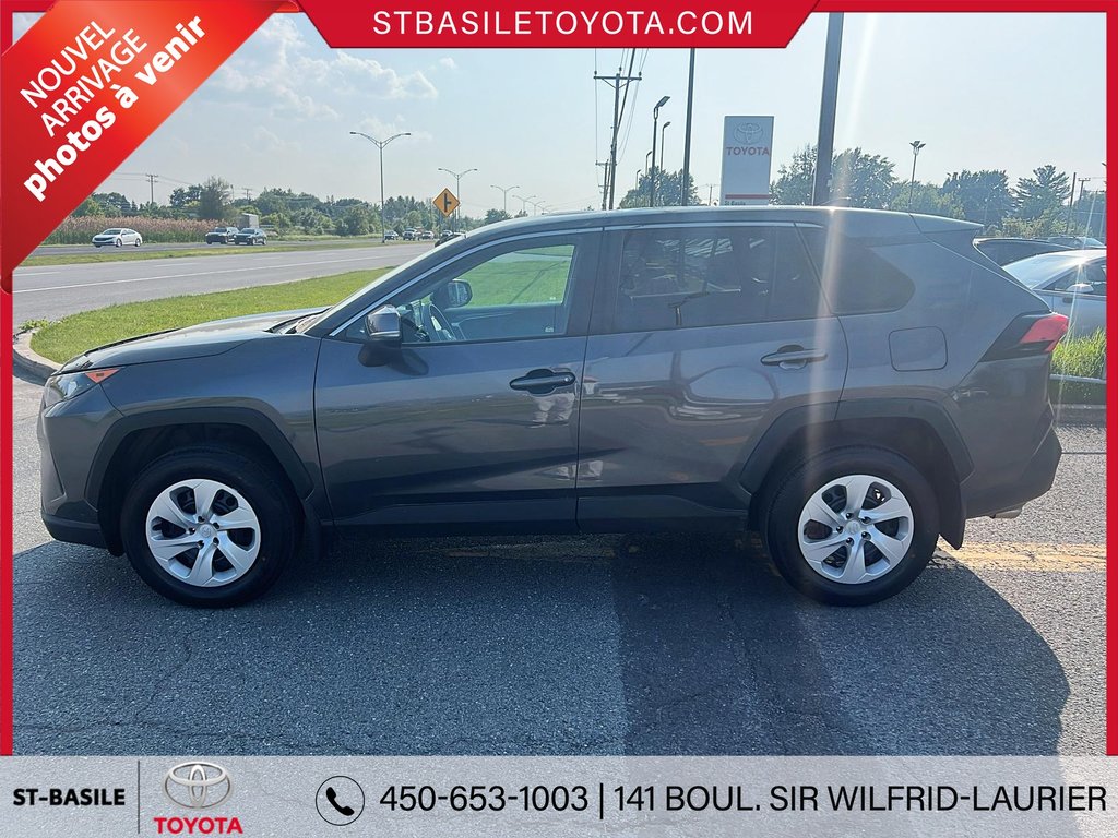 2022 Toyota RAV4 LE FWD SIEGES CHAUFFANTS CAMERA RECUL BLUETOOTH in Saint-Basile-Le-Grand, Quebec - 2 - w1024h768px
