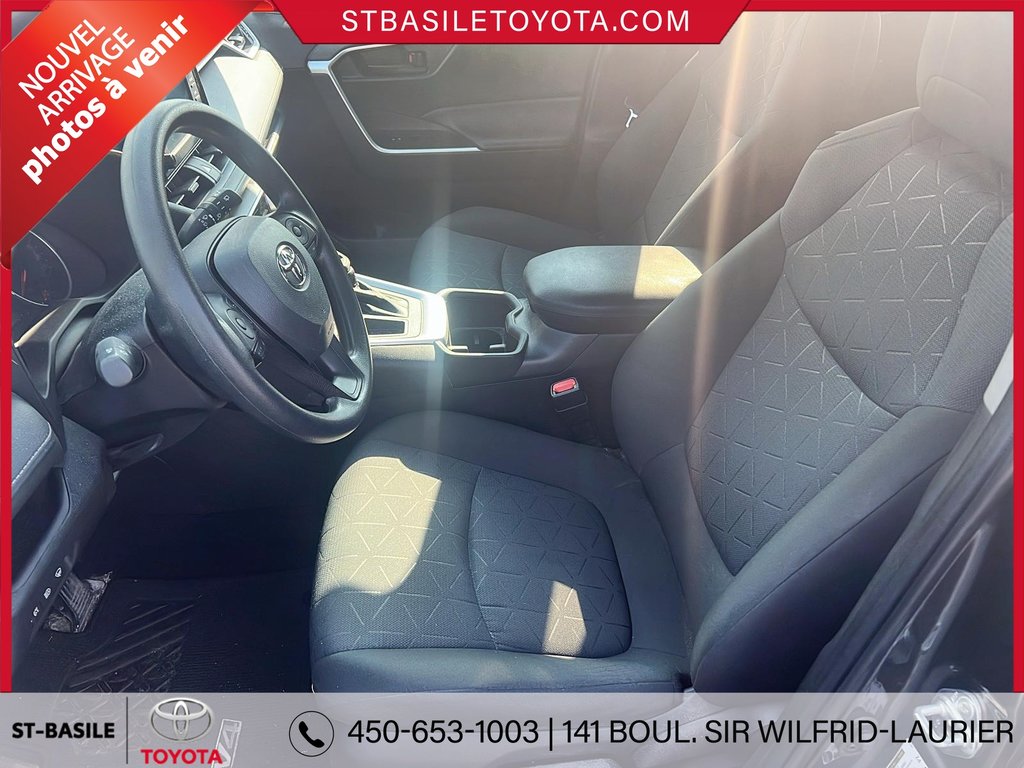 2022 Toyota RAV4 LE FWD SIEGES CHAUFFANTS CAMERA RECUL BLUETOOTH in Saint-Basile-Le-Grand, Quebec - 7 - w1024h768px