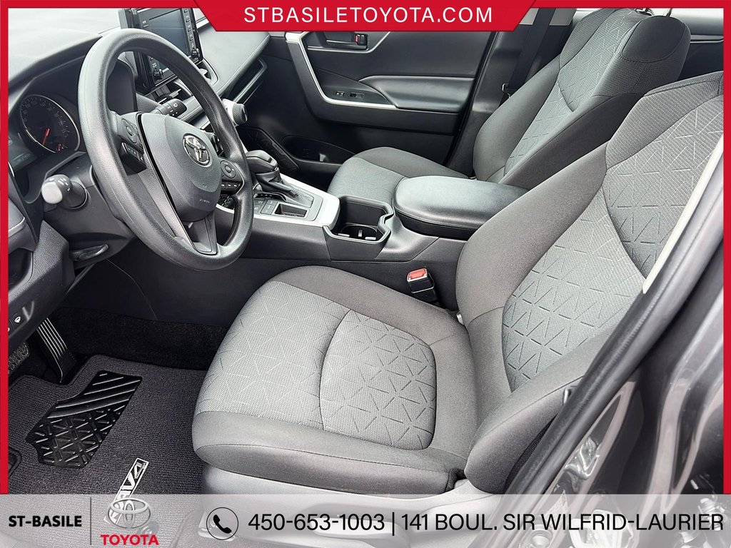Toyota RAV4 LE FWD SIEGES CHAUFFANTS CAMERA RECUL BLUETOOTH 2022 à Saint-Basile-Le-Grand, Québec - 12 - w1024h768px