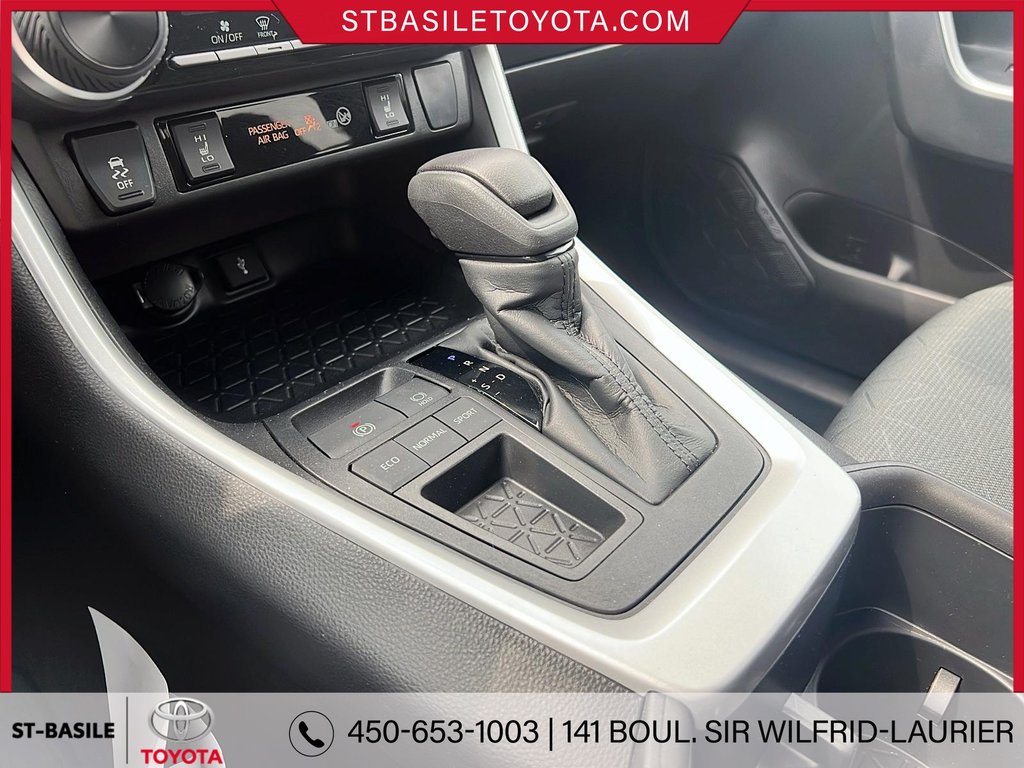 Toyota RAV4 LE FWD SIEGES CHAUFFANTS CAMERA RECUL BLUETOOTH 2022 à Saint-Basile-Le-Grand, Québec - 22 - w1024h768px