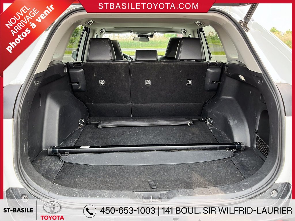 Toyota RAV4 XLE PREMIUM AWD CUIR TOIT VOLANT/SIÈGES CHAUFFANT 2022 à Saint-Basile-Le-Grand, Québec - 12 - w1024h768px