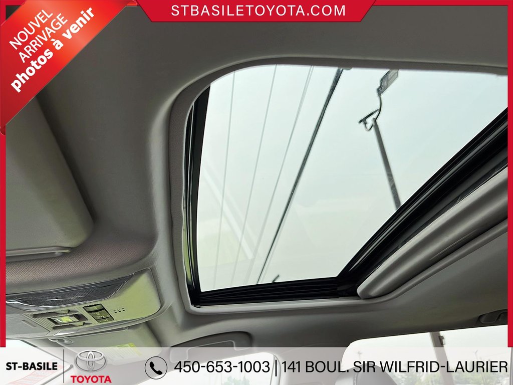 Toyota RAV4 XLE PREMIUM AWD CUIR TOIT VOLANT/SIÈGES CHAUFFANT 2022 à Saint-Basile-Le-Grand, Québec - 23 - w1024h768px