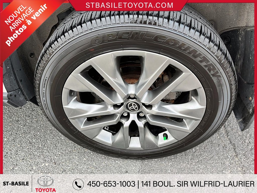 Toyota RAV4 XLE PREMIUM AWD CUIR TOIT VOLANT/SIÈGES CHAUFFANT 2022 à Saint-Basile-Le-Grand, Québec - 11 - w1024h768px