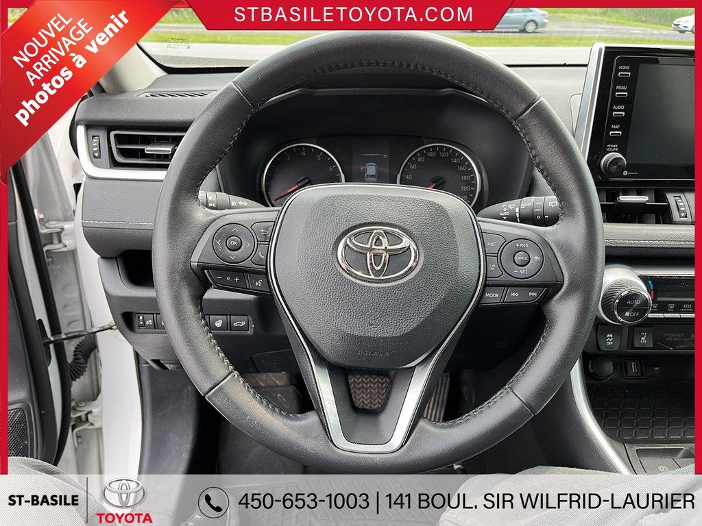 Toyota RAV4 XLE PREMIUM AWD CUIR TOIT VOLANT/SIÈGES CHAUFFANT 2022 à Saint-Basile-Le-Grand, Québec - 19 - w1024h768px