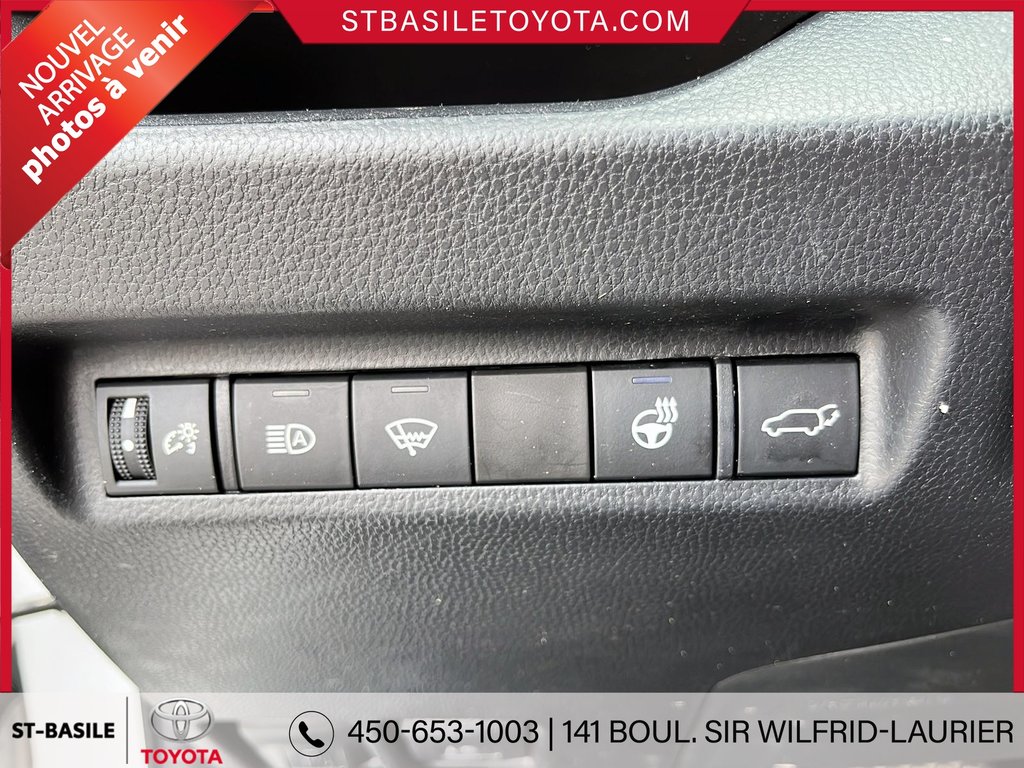 Toyota RAV4 XLE PREMIUM AWD CUIR TOIT VOLANT/SIÈGES CHAUFFANT 2022 à Saint-Basile-Le-Grand, Québec - 18 - w1024h768px
