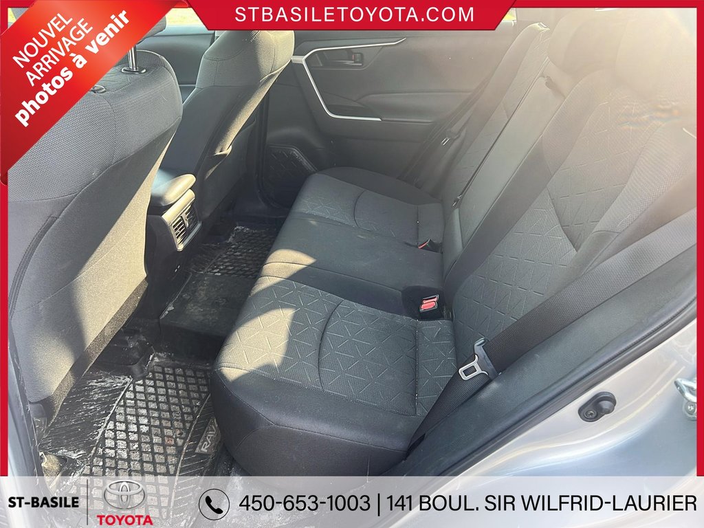 Toyota RAV4 LE FWD SIÈGES CHAUFFANT BLUETOOTH 2022 à Saint-Basile-Le-Grand, Québec - 8 - w1024h768px