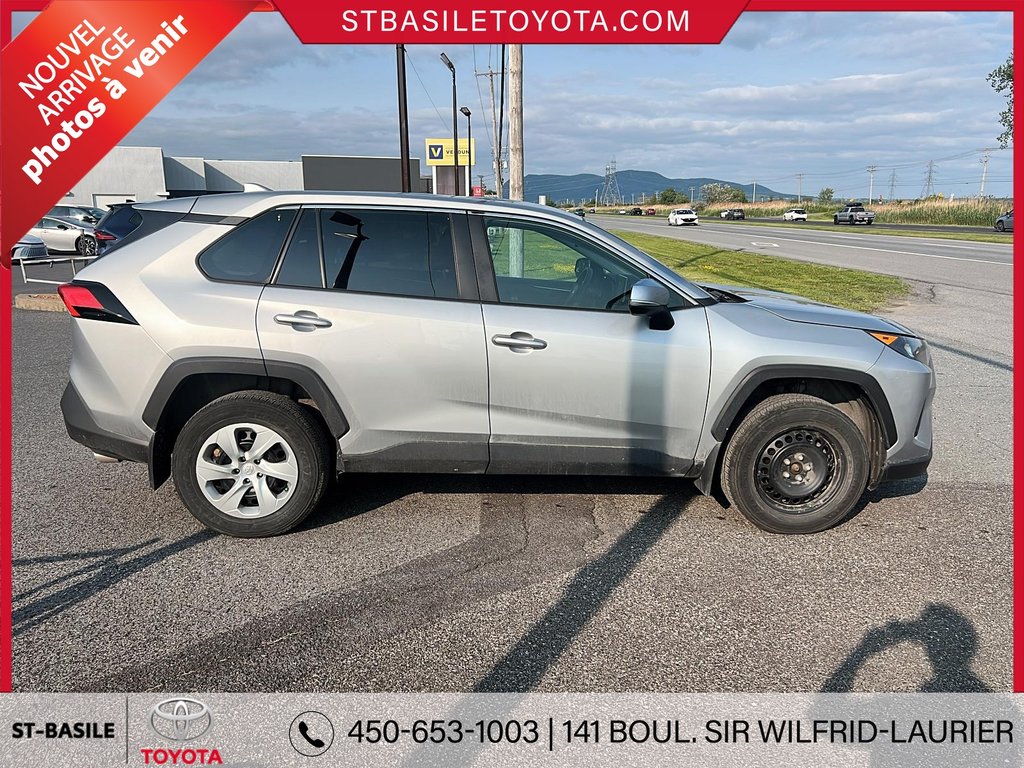 Toyota RAV4 LE FWD SIÈGES CHAUFFANT BLUETOOTH 2022 à Saint-Basile-Le-Grand, Québec - 5 - w1024h768px