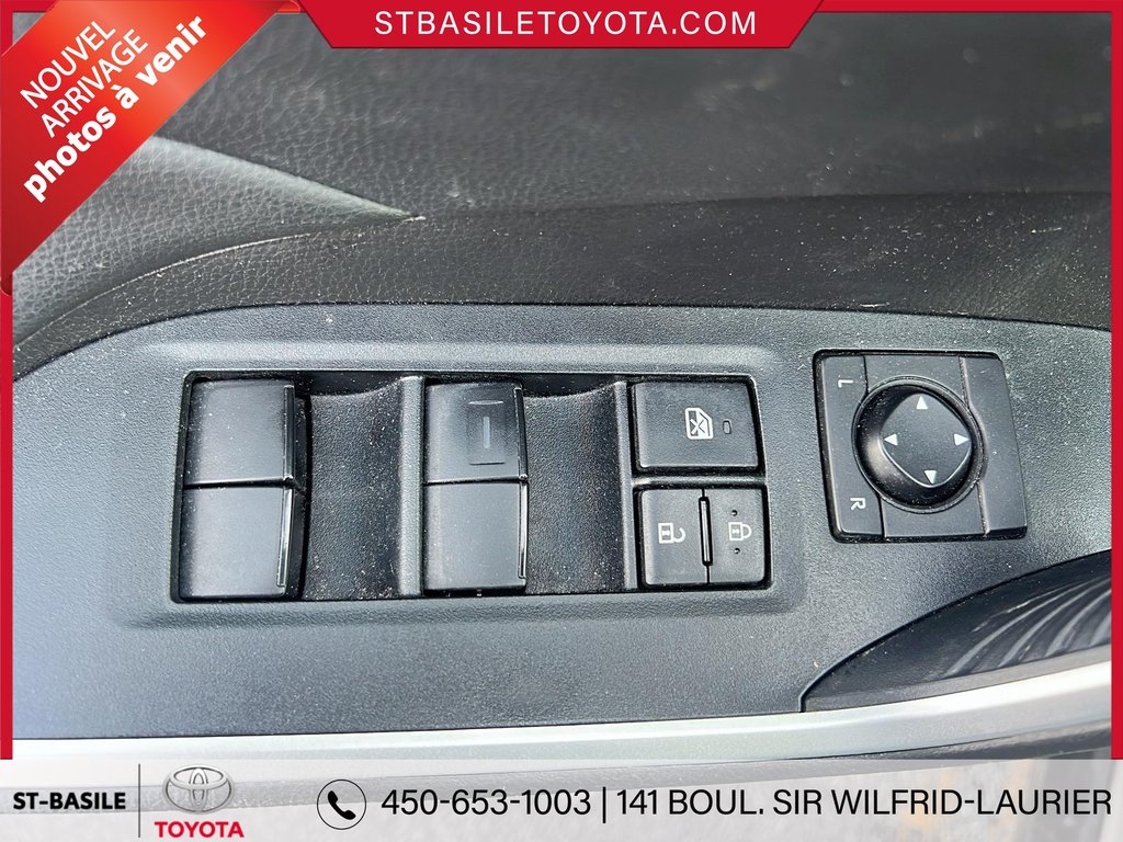 Toyota RAV4 LE FWD SIÈGES CHAUFFANT BLUETOOTH 2022 à Saint-Basile-Le-Grand, Québec - 11 - w1024h768px