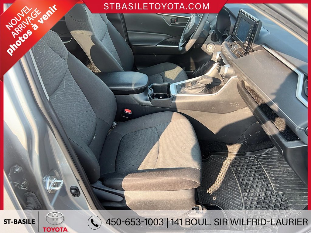 Toyota RAV4 LE FWD SIÈGES CHAUFFANT BLUETOOTH 2022 à Saint-Basile-Le-Grand, Québec - 10 - w1024h768px