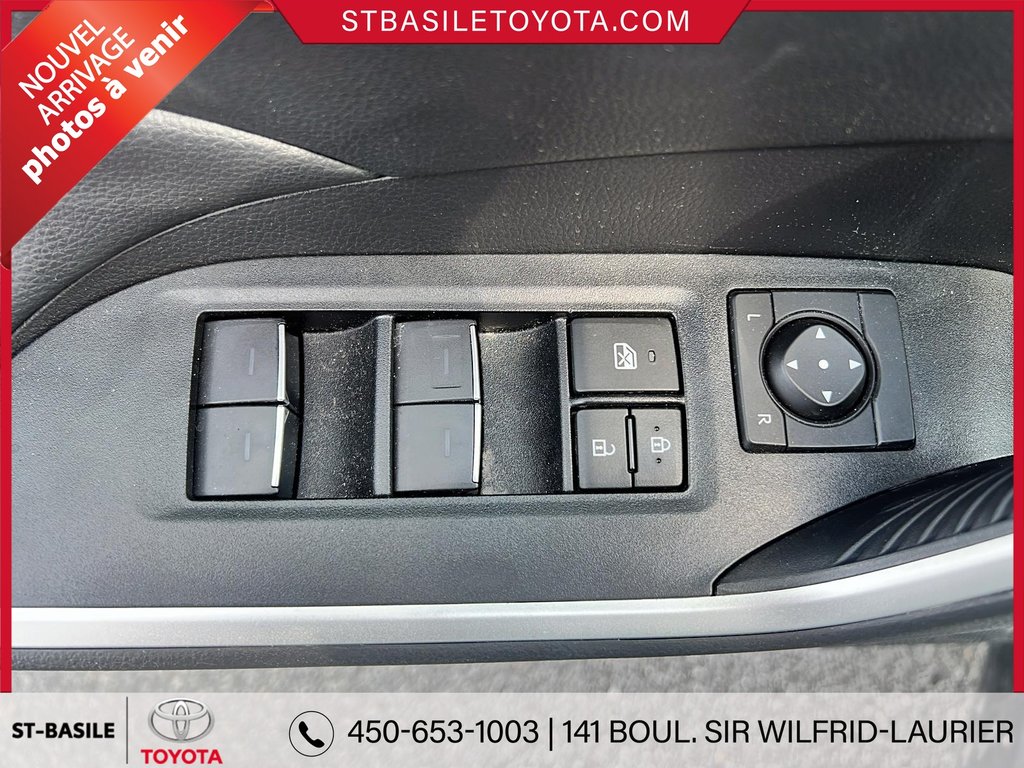 Toyota RAV4 XLE AWD SIÈGES CHAUFFANT TOIT OUVRANT BLUETOOTH 2022 à Saint-Basile-Le-Grand, Québec - 11 - w1024h768px