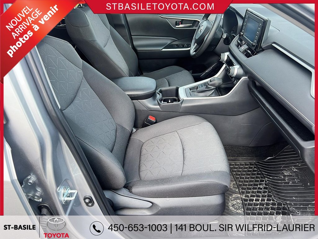 Toyota RAV4 XLE AWD SIÈGES CHAUFFANT TOIT OUVRANT BLUETOOTH 2022 à Saint-Basile-Le-Grand, Québec - 10 - w1024h768px
