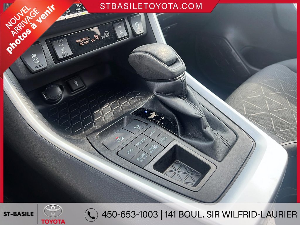 Toyota RAV4 XLE AWD SIÈGES CHAUFFANT TOIT OUVRANT BLUETOOTH 2022 à Saint-Basile-Le-Grand, Québec - 17 - w1024h768px