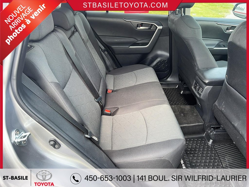 Toyota RAV4 XLE AWD SIÈGES CHAUFFANT TOIT OUVRANT BLUETOOTH 2022 à Saint-Basile-Le-Grand, Québec - 9 - w1024h768px