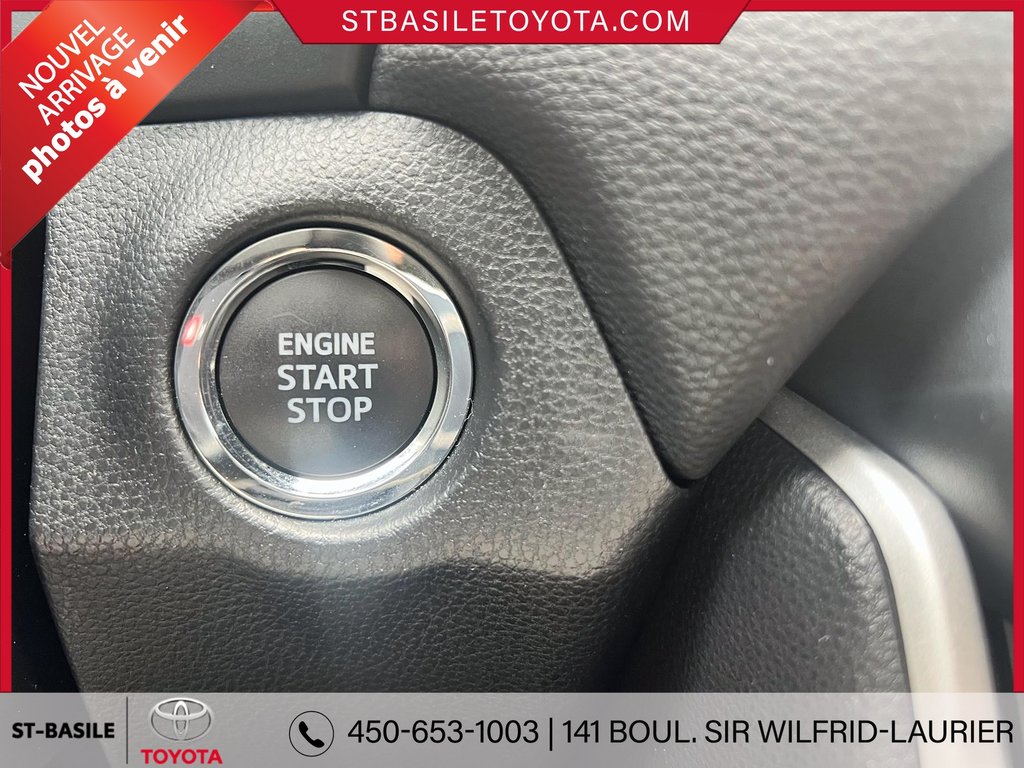 2022 Toyota RAV4 XLE PREMIUM INTÉRIEUR CUIR TOIT OUVRANT in Saint-Basile-Le-Grand, Quebec - 17 - w1024h768px