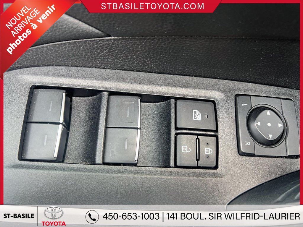 2022 Toyota RAV4 XLE PREMIUM INTÉRIEUR CUIR TOIT OUVRANT in Saint-Basile-Le-Grand, Quebec - 11 - w1024h768px