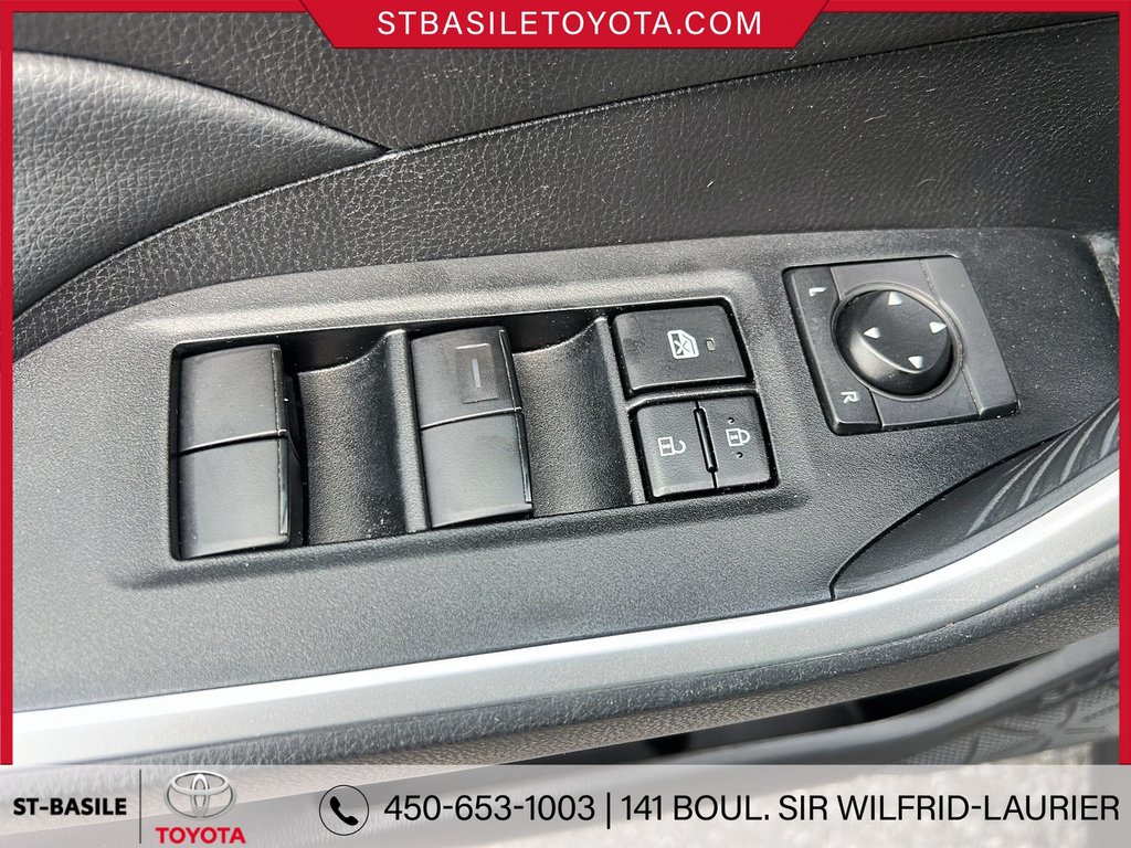 Toyota RAV4 LE FWD SIEGES CHAUFFANT BLUETOOTH 2022 à Saint-Basile-Le-Grand, Québec - 14 - w1024h768px