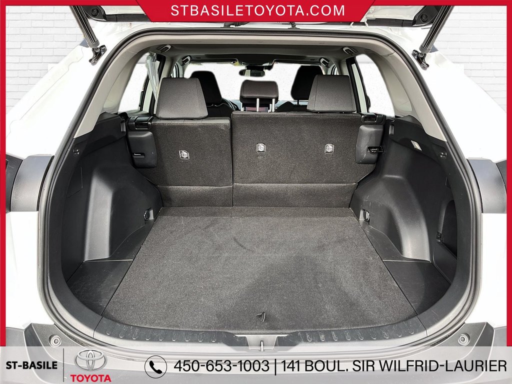 RAV4 XLE AWD MAGS TOIT VOLANT/SIEGES CHAUFFA 2023 à Saint-Basile-Le-Grand, Québec - 11 - w1024h768px