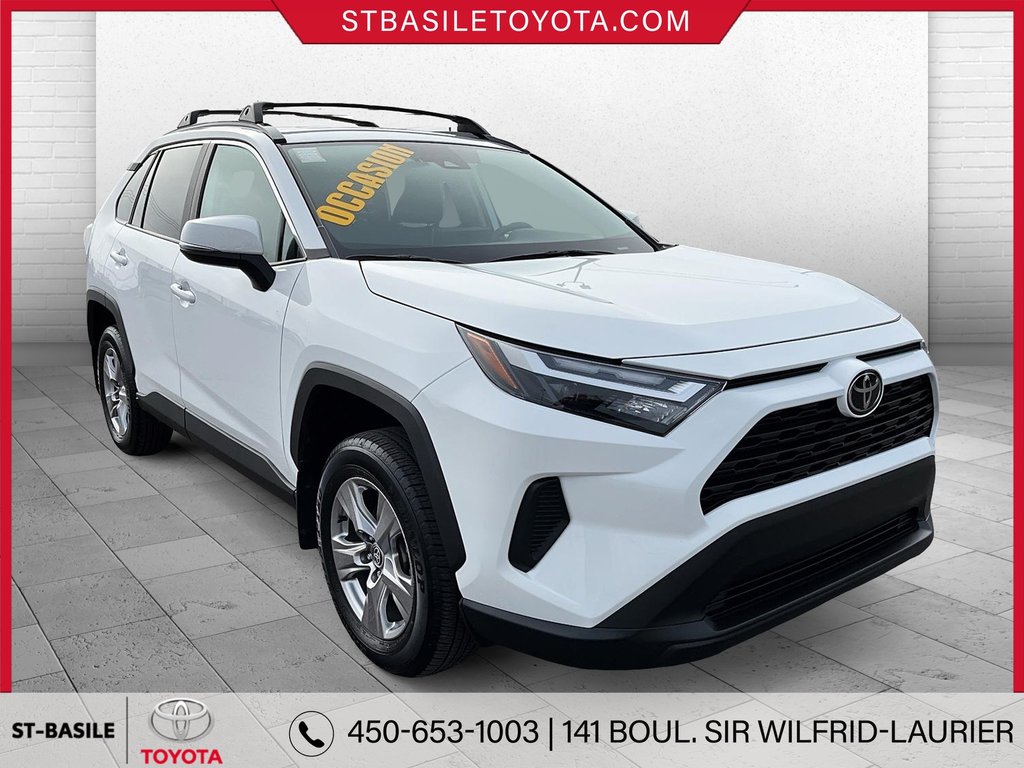 RAV4 XLE AWD MAGS TOIT VOLANT/SIEGES CHAUFFA 2023 à Saint-Basile-Le-Grand, Québec - 3 - w1024h768px