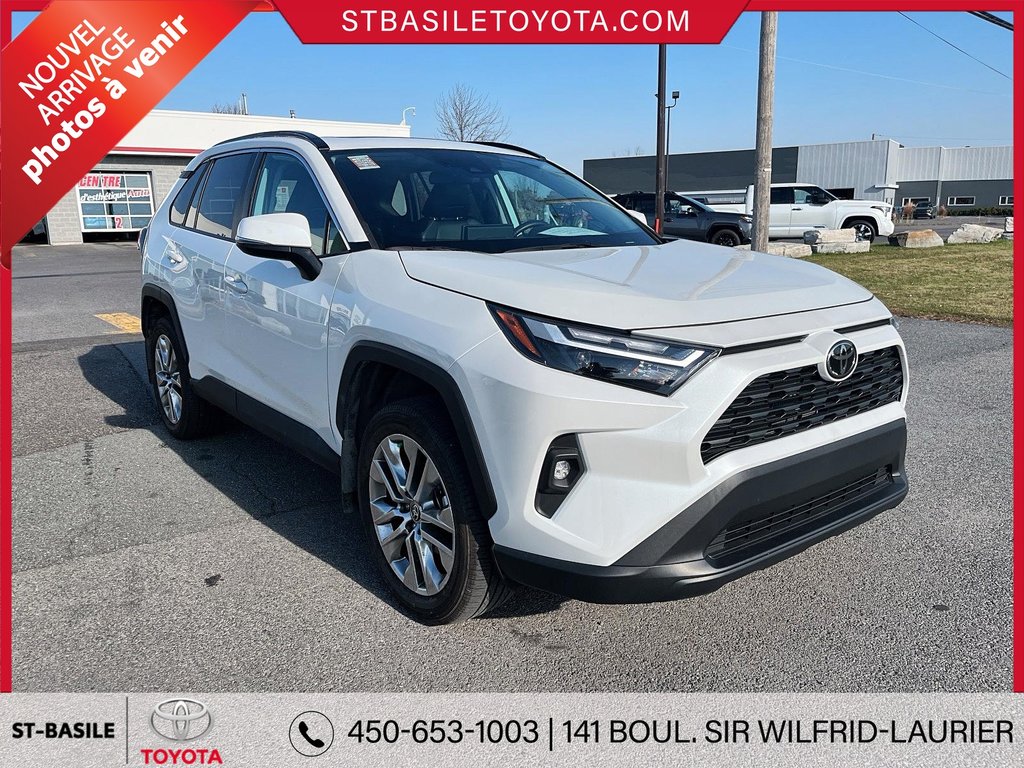 2023  RAV4 XLE PREMIUM  MAGS TOIT VOLANT/SIEGES CHAUFFA in Saint-Basile-Le-Grand, Quebec - 3 - w1024h768px