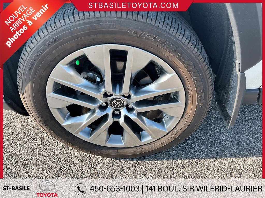 2023  RAV4 XLE PREMIUM  MAGS TOIT VOLANT/SIEGES CHAUFFA in Saint-Basile-Le-Grand, Quebec - 11 - w1024h768px