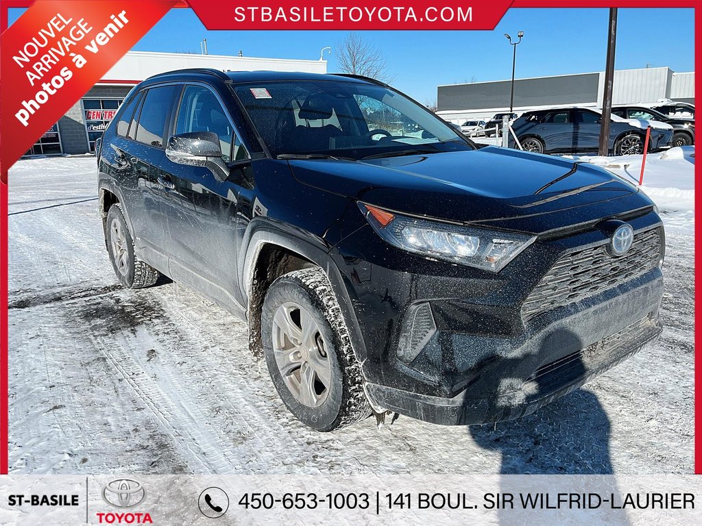 Toyota RAV4 Hybrid LE AWD SIEGES CHAUFFANTS CAMERA DE RECUL 2023 à Saint-Basile-Le-Grand, Québec - 3 - w1024h768px