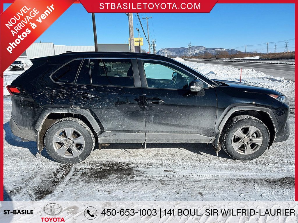 Toyota RAV4 Hybrid LE AWD SIEGES CHAUFFANTS CAMERA DE RECUL 2023 à Saint-Basile-Le-Grand, Québec - 4 - w1024h768px