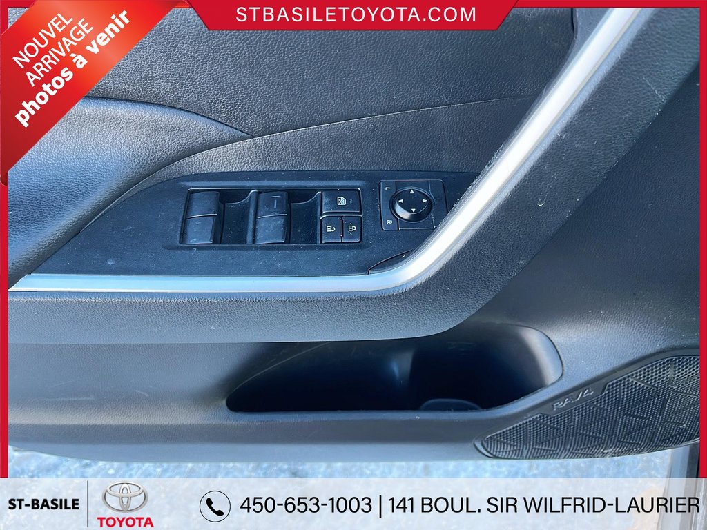 Toyota RAV4 Hybrid LE AWD SIEGES CHAUFFANTS CAMERA DE RECUL 2023 à Saint-Basile-Le-Grand, Québec - 13 - w1024h768px