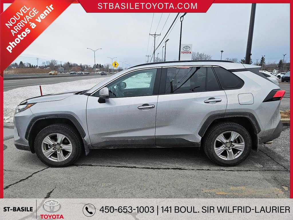 Toyota RAV4 XLE AWD TOIT SIEGES ET VOLANT CHAUFFANT CAMERA 2023 à Saint-Basile-Le-Grand, Québec - 10 - w1024h768px