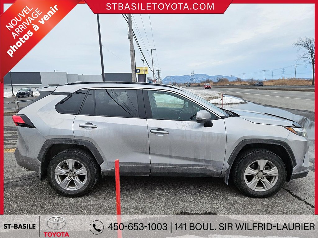 2023 Toyota RAV4 XLE AWD TOIT SIEGES ET VOLANT CHAUFFANT CAMERA in Saint-Basile-Le-Grand, Quebec - 4 - w1024h768px