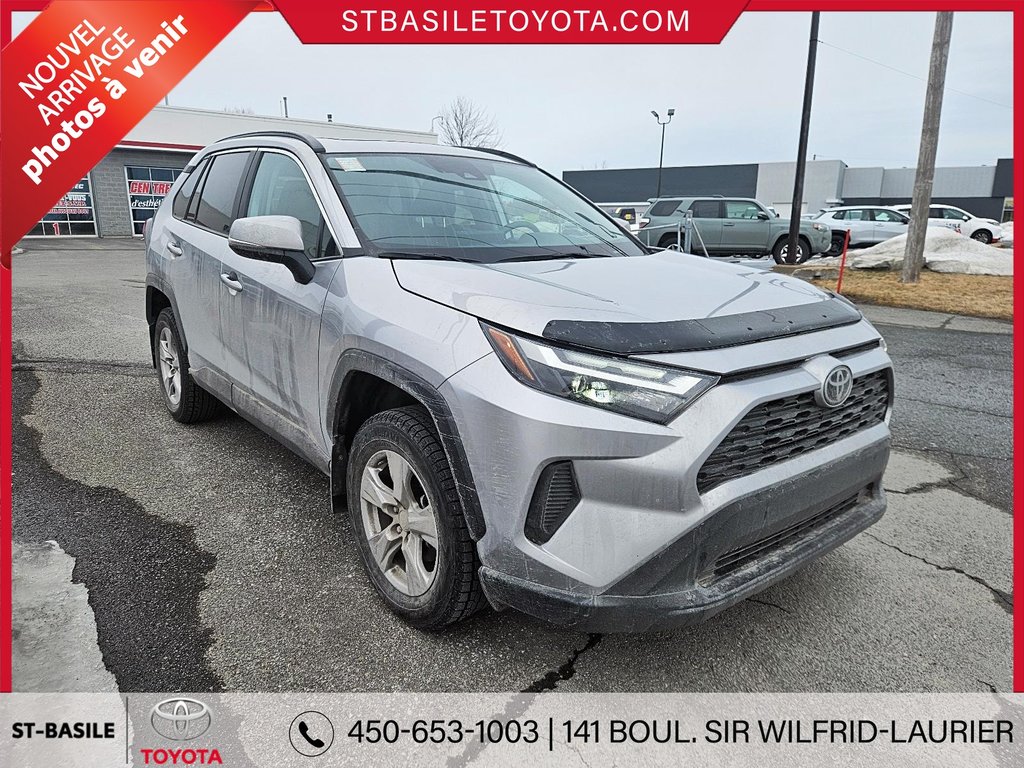 2023 Toyota RAV4 XLE AWD TOIT SIEGES ET VOLANT CHAUFFANT CAMERA in Saint-Basile-Le-Grand, Quebec - 3 - w1024h768px