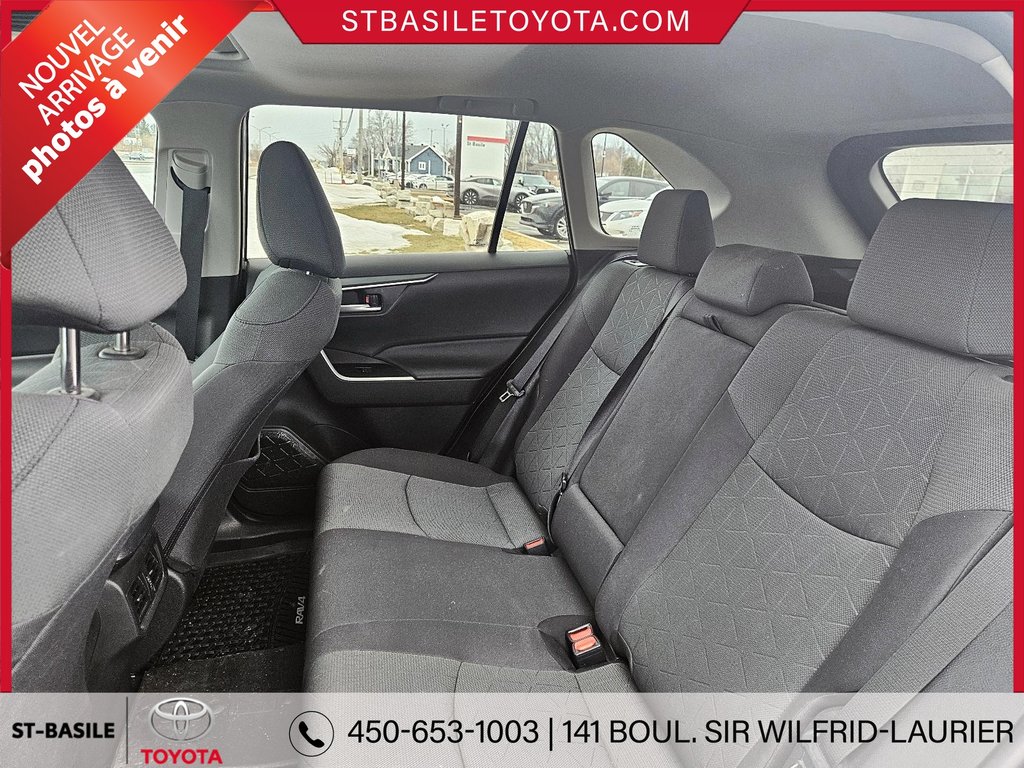 2023 Toyota RAV4 XLE AWD TOIT SIEGES ET VOLANT CHAUFFANT CAMERA in Saint-Basile-Le-Grand, Quebec - 15 - w1024h768px