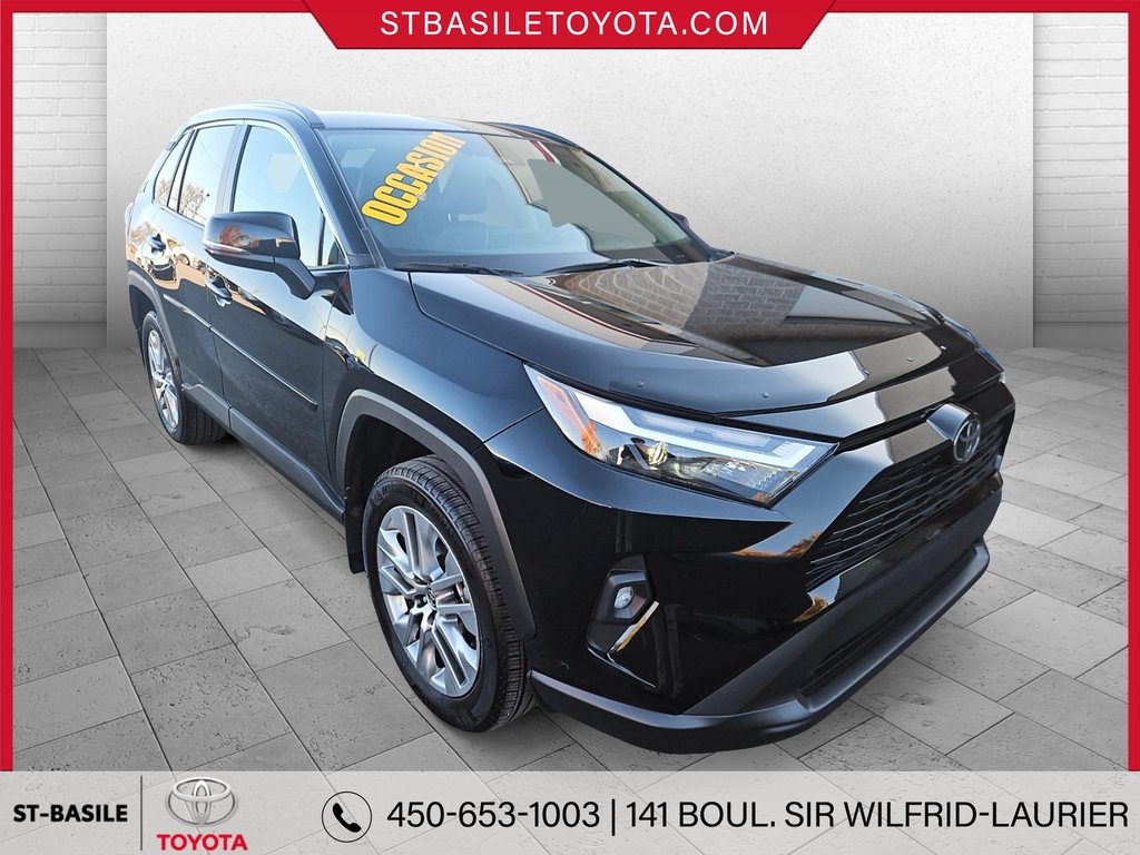 2024  RAV4 XLE PREMIUM  MAGS TOIT VOLANT/SIEGES CHAUFFANTS in Saint-Basile-Le-Grand, Quebec - 3 - w1024h768px