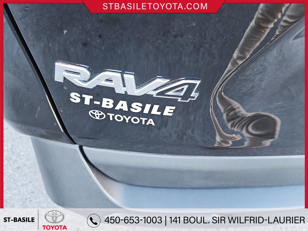 2024  RAV4 XLE PREMIUM  MAGS TOIT VOLANT/SIEGES CHAUFFANTS in Saint-Basile-Le-Grand, Quebec - 7 - w1024h768px