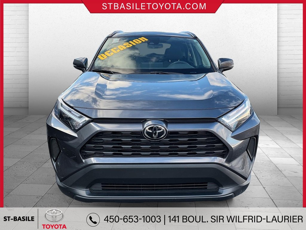 RAV4 XLE AWD MAGS TOIT VOLANT/SIEGES CHAUFFA 2024 à Saint-Basile-Le-Grand, Québec - 2 - w1024h768px