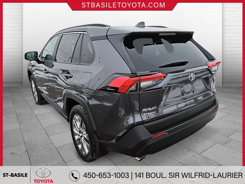 Toyota RAV4 XLE PREMIUM  MAGS TOIT VOLANT/SIEGES CHAUFFANTS 2024 à Saint-Basile-Le-Grand, Québec - 9 - w1024h768px